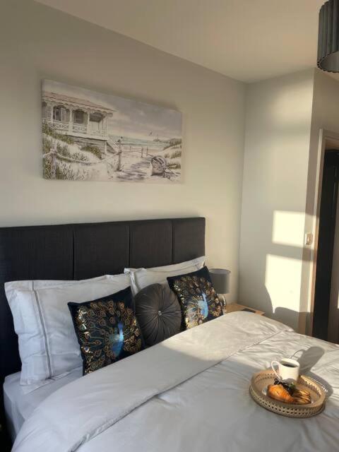 Spectacular 2 Bedroom Balcony Sea View Flat Scarborough Buitenkant foto