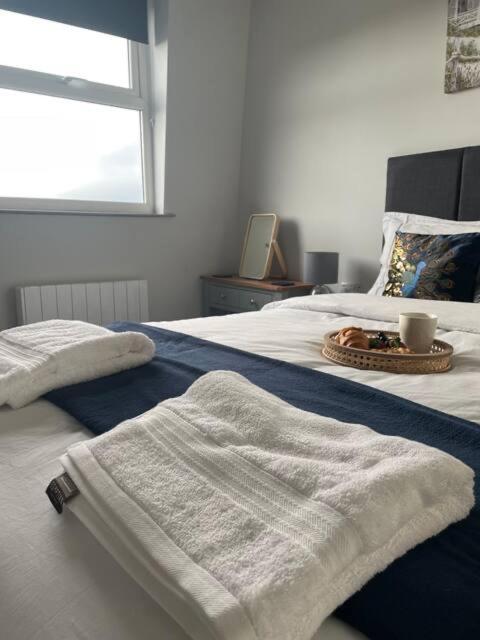 Spectacular 2 Bedroom Balcony Sea View Flat Scarborough Buitenkant foto