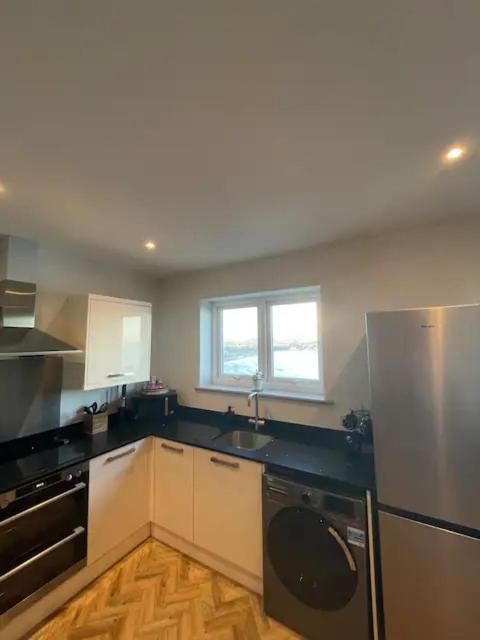 Spectacular 2 Bedroom Balcony Sea View Flat Scarborough Buitenkant foto